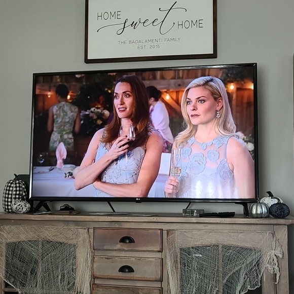 ⭐️40% Off⭐️ Reiss Meghan Floral Lace Dress Seen on Good Witch - Picture 12 of 15